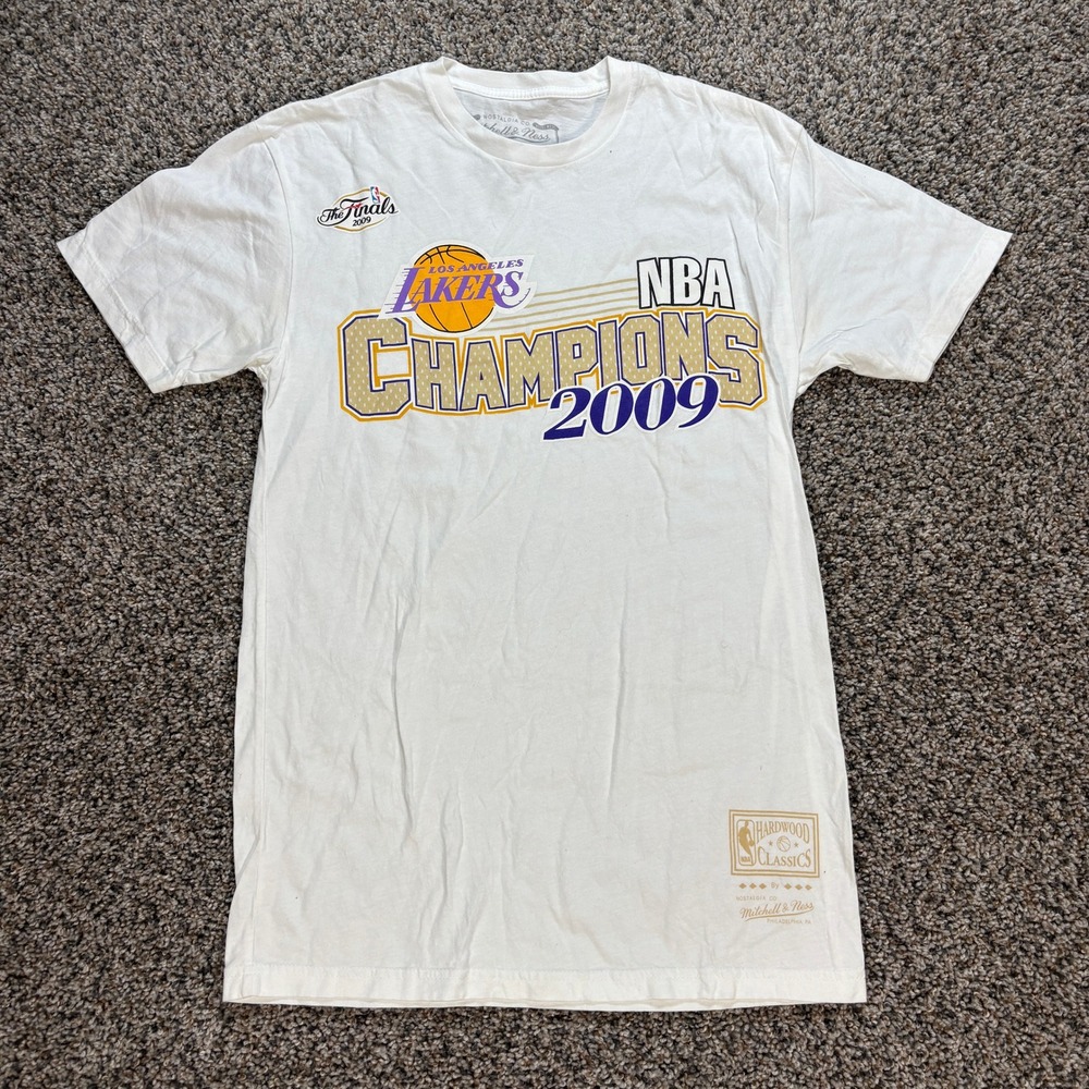 Mitchell & Ness Men's Small Los Angeles Lakers 2009 NBA Champions T-Shirt White